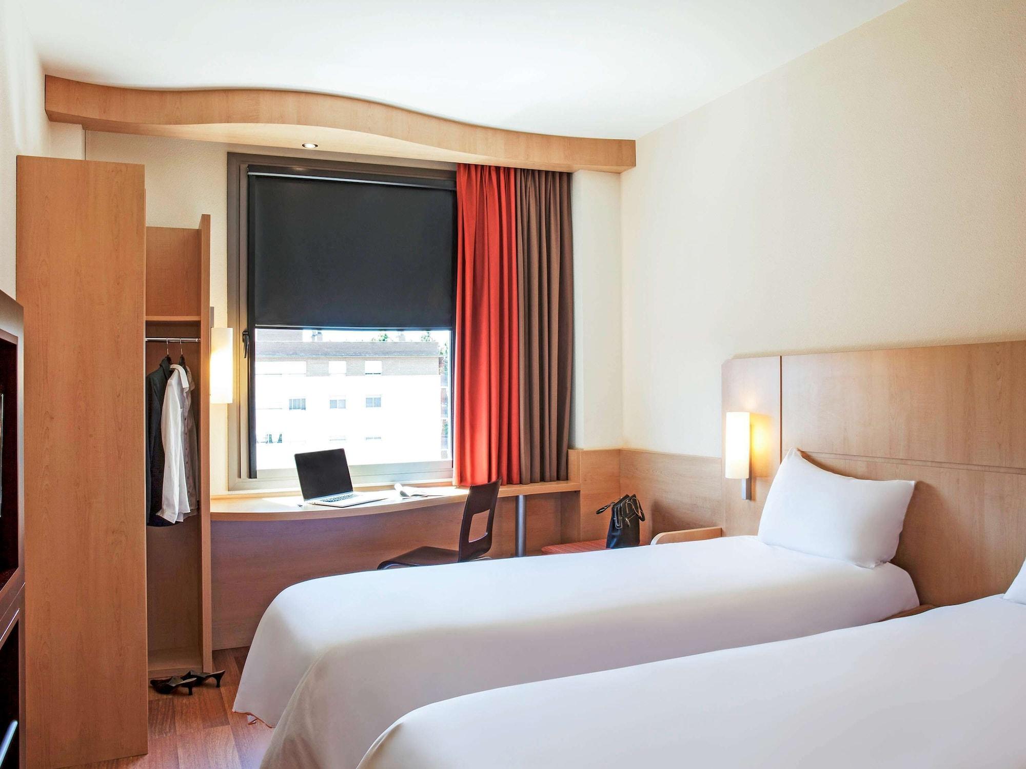 Ibis Barcelona Mollet Hotel Mollet del Valles Bagian luar foto